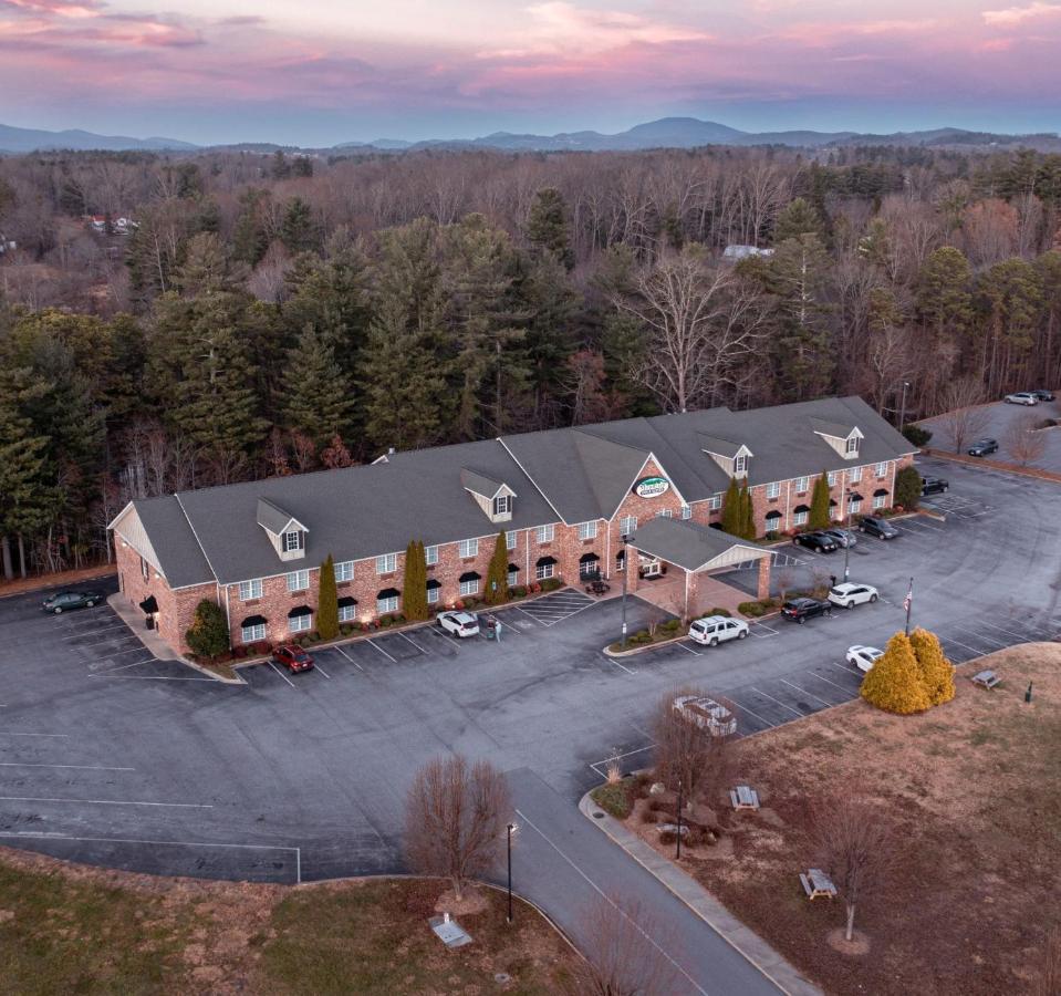 Mountain & 3* Flat Rock